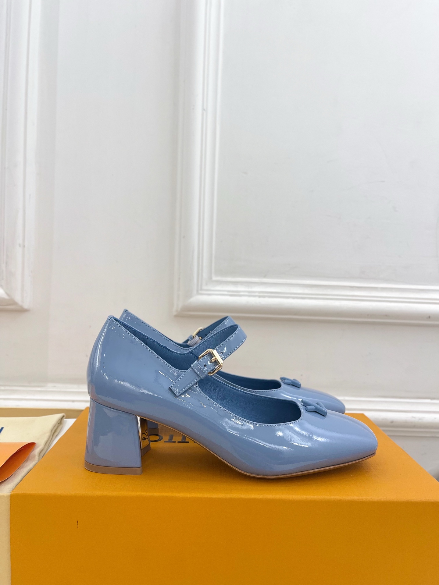 Women's high heels